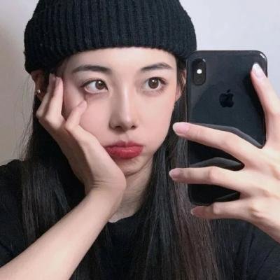 蒙娜丽莎与血月亮